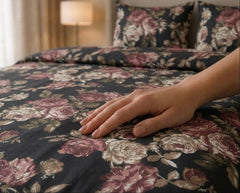 Midnight Rose Garden - Bedsheet set